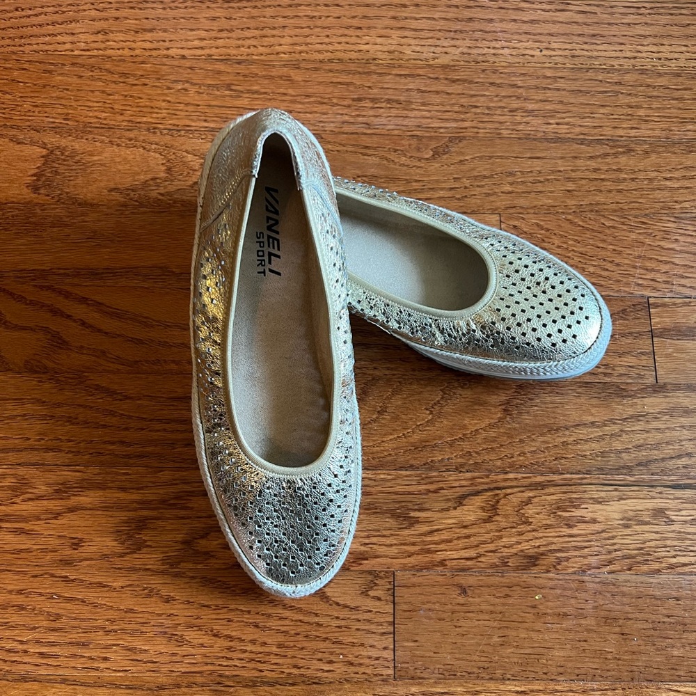 VANELI Sport Gold Quartz SIZE 7.5 NEVER WORN